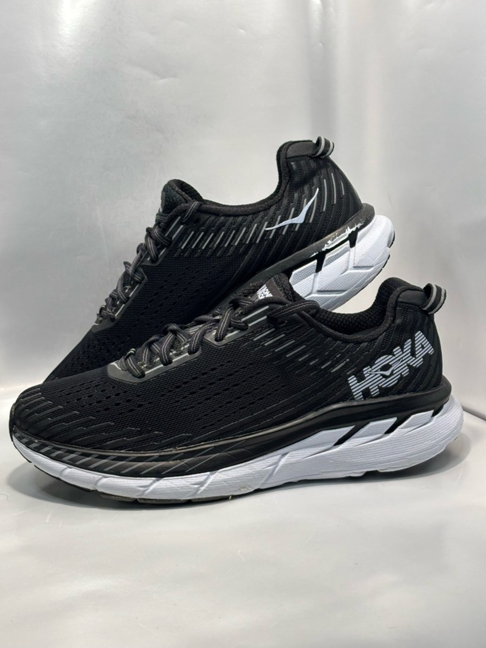 Hoka One One Women's US Size 7 Clifton 5 Black/White Running Shoe